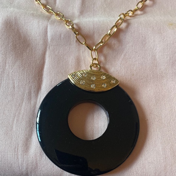 Goldtone Necklace, with Black Circle Design Beautiful 💜❣️❤️ - Picture 1 of 6